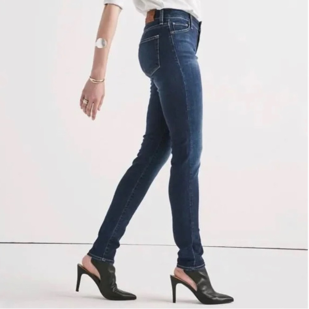 Lucky Brand Distressed Mid Rise Skinny Jeans 27